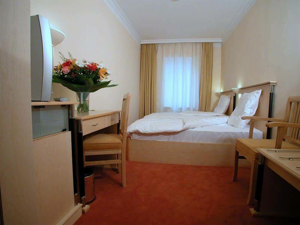 Hotel Atlas Munchen Bagian luar foto