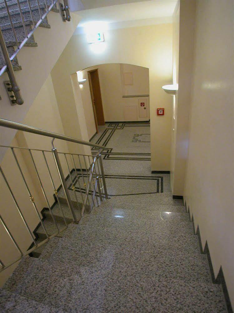 Hotel Atlas Munchen Bagian luar foto